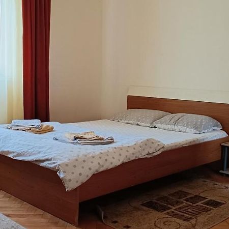 Appartement Lora'S House à Oradea Extérieur photo